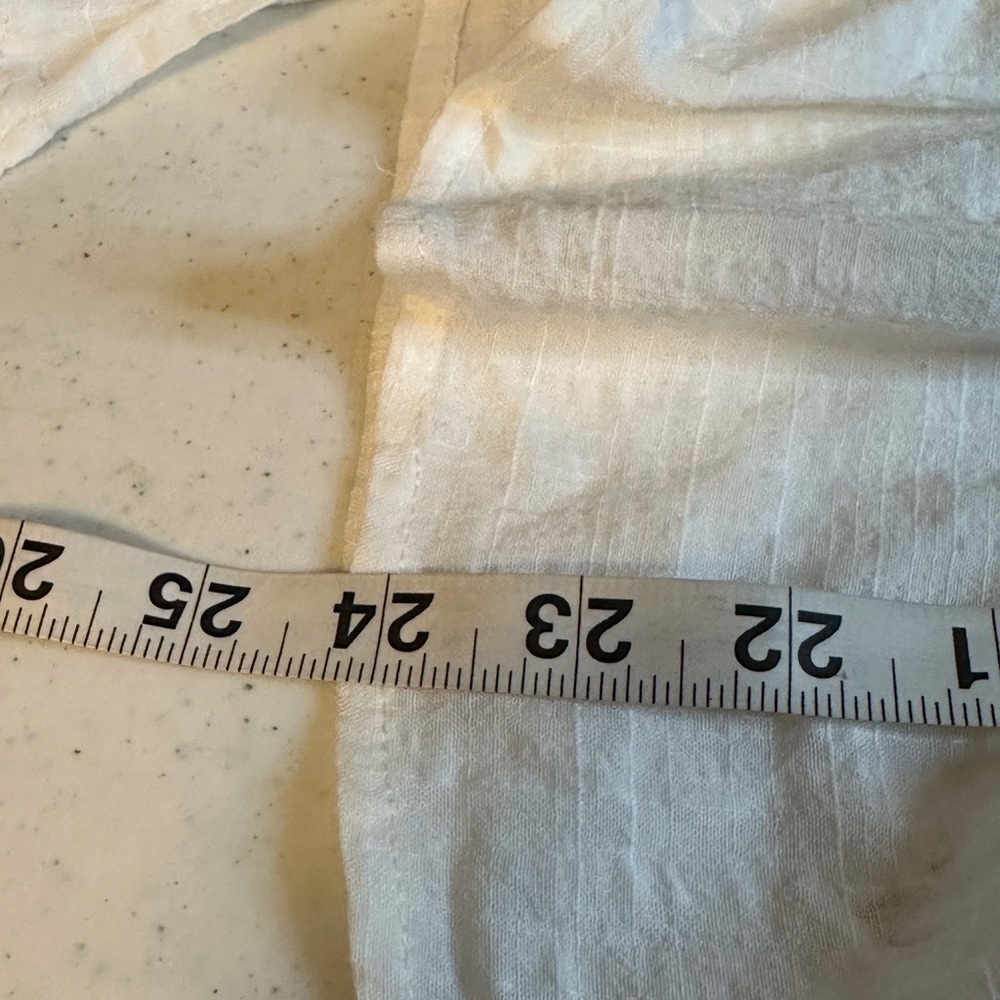 Women’s Max Studio Blouse Short sleeve, plunge, white Size Large - Picture 5 of 6